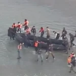 Migránsok támadtak a rendőrökre, akik megpróbálták megakadályozni a La Manche-csatornán való átkelést