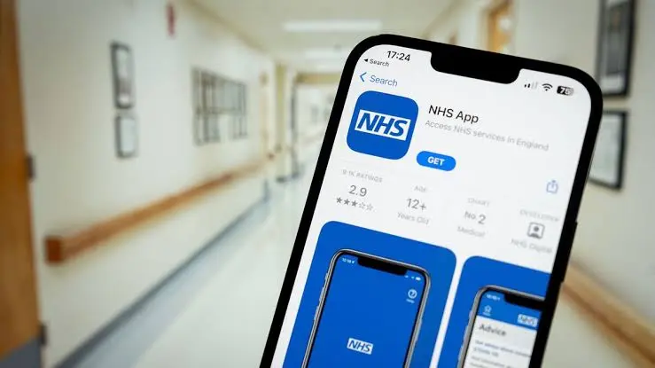 Nagy változás jön az NHS-nél: mesterséges intelligencia segíti majd a betegeket az ellátásban