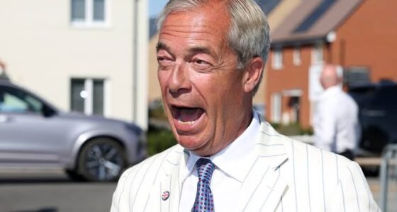 Farage visszatért a parlamentbe: Újraindult a vizsgálat az 5 millió fontos adomány miatt