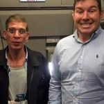 Az évszázad szelfije: A gépeltérítővel fotózkodott a brit utas az eltérített repülőn