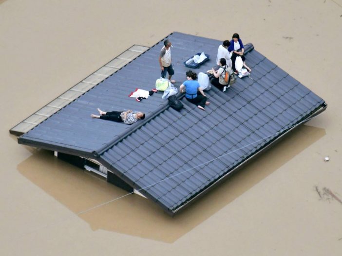 Legalább 155 áldozata van az elmúlt évtizedek legnagyobb áradásának Japánban (képek és videó) 4