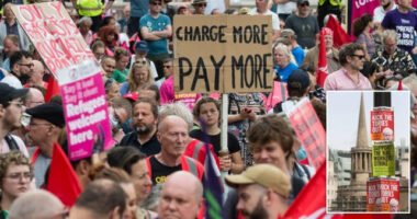 Országos méretűre duzzadhat a sztrájkok és tüntetések sorozata Angliában: a kezdődő vasutas sztrájk mellett már a tanárok, NHS dolgozók és a kukások is megmozdulást terveznek
