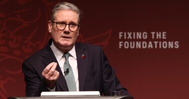 Súlyos adóemelések, és "nehéz döntések" következményei várnak a Nagy-Britanniában élőkre - a brit miniszterelnök mai beszéde