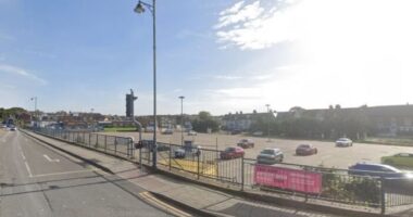 Gyalogosokat gázolt el egy autó Angliában, Kentben - egy 2 éves kisfiú életét vesztette