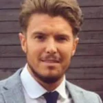 Kirúgtak egy srácot Angliában, mert cigizett a mosdóban – több mint 22 ezer font kártérítést kapott