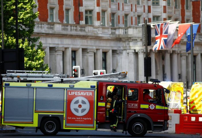 Tűz ütött ki London belvárosában az egyik luxushotelben: 120 tűzoltó oltotta a lángokat 5
