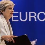 Lemondásra akarják rávenni a brit miniszterelnököt, miközben 1 nap van hátra az újabb Brexit szavazásig