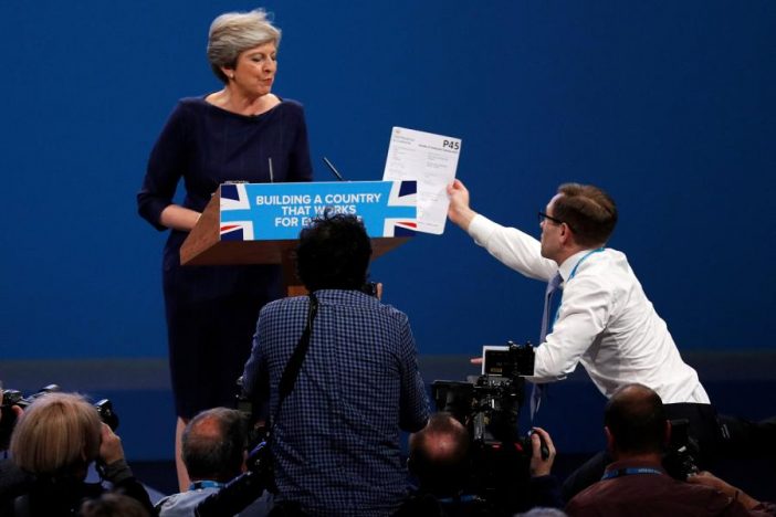 "Bakiparádé" lett Theresa May tegnapi beszédéből: egész Nagy-Britannia erről beszél 2