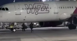 „Várjatok meg!” – két román férfi a kifutópályán próbálta megállítani a Wizz Air gépét