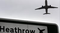 Káosz a brit repülőtereken: leálltak a felszállások Heathrow-n és Gatwicken egy technikai hiba miatt