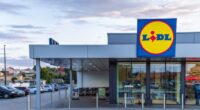 Kirúgtak egy Lidl-dolgozót Angliában, mert megivott egy 17 pennys vizet Kirúgtak egy Lidl-dolgozót Angliában, mert megivott egy 17 pennys vizet