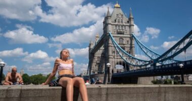 Újabb hőhullám és 30-35C-os hőmérsékletek jönnek a hétvégén Nagy-Britanniában, viszont csak az ország egyik részén