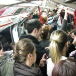 Nőket molesztáló perverzt kaptak el „akció” közben a londoni metrón