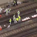 Három ember holttestét találták meg a síneken Dél-Londonban