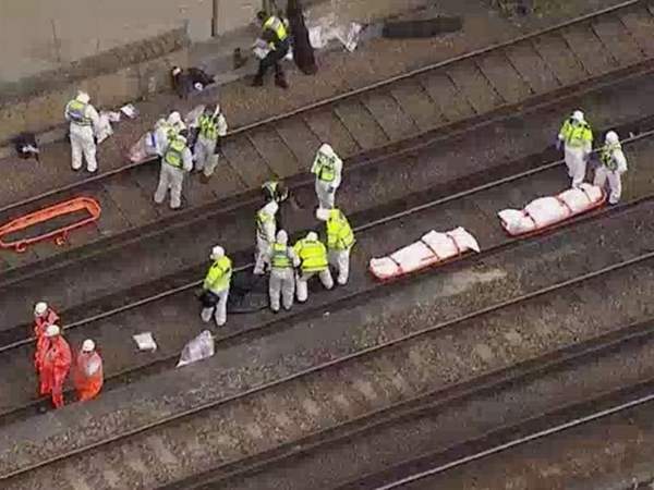 Három ember holttestét találták meg a síneken Dél-Londonban 2