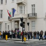 Sokakat felháborított, hogy hogy kitoltak egy angliai magyar anyukával a konzulátuson