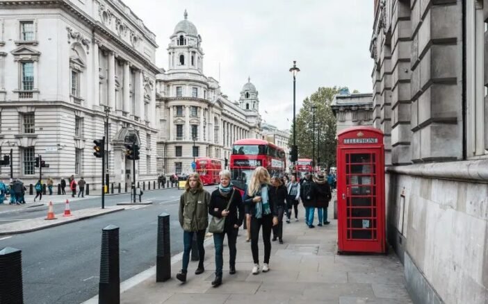 Magyarok Angliában 2025-ben – új korszak kezdődik a külföldi magyarok életében? Magyarok Angliában 2025-ben – új korszak kezdődik a külföldi magyarok életében?