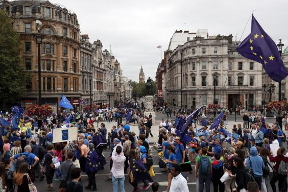 Többezer brexites tüntető és ellentüntető lepte el Londont: rendőri beavatkozásra volt szükség 2