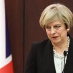 Újabb kínos fordulat a brit kormánytól: Theresa May támogatottsága zuhanórepülésben