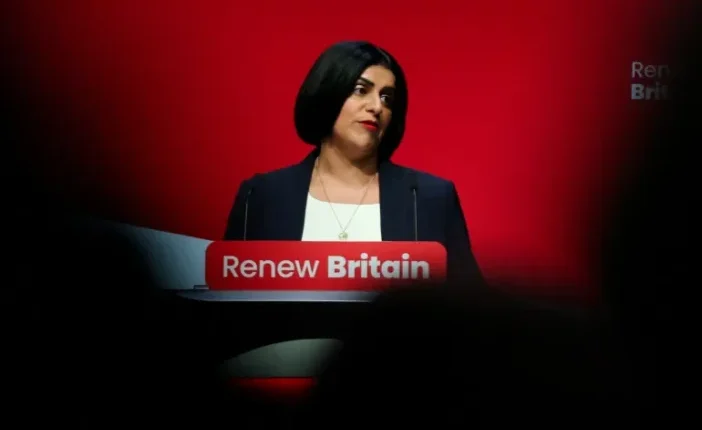 Radikális változtatás jön a menekültügyi rendszerben Nagy-Britanniában - így módosul a menekült státusz és a letelepedés