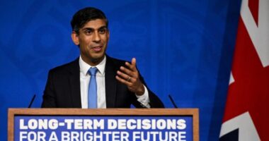 Kiderült, hogy a brit kormány már mesterséges intelligenciát használ a támogatásokkal, bevándorlással de még az egészségüggyel kapcsolatos bizonyos kérdések eldöntésére is Kiderült, hogy a brit kormány már mesterséges intelligenciát használ a támogatásokkal, bevándorlással de még az egészségüggyel kapcsolatos bizonyos kérdések eldöntésére is