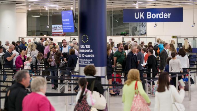 Enyhíteni fognak a Brexit utáni bevándorlási szabályokon Nagy-Britanniában 1
