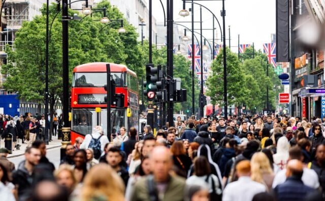 Tényleg olyan könnyű beilleszkedni az angolok közé, vagy csak úgy csinálunk?