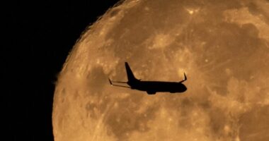 Ilyen volt a tegnapi, ritka jelenség az égbolton: a kék szuperhold képekben