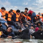 Hatalmas összeget kaphatnak a migráns családok, ha önként elhagyják az Egyesült Királyságot