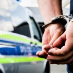 Hatalmas felháborodás Angliában: szabadon távozhat a 14 éves iráni migráns fiú, aki megerőszakolt egy lányt