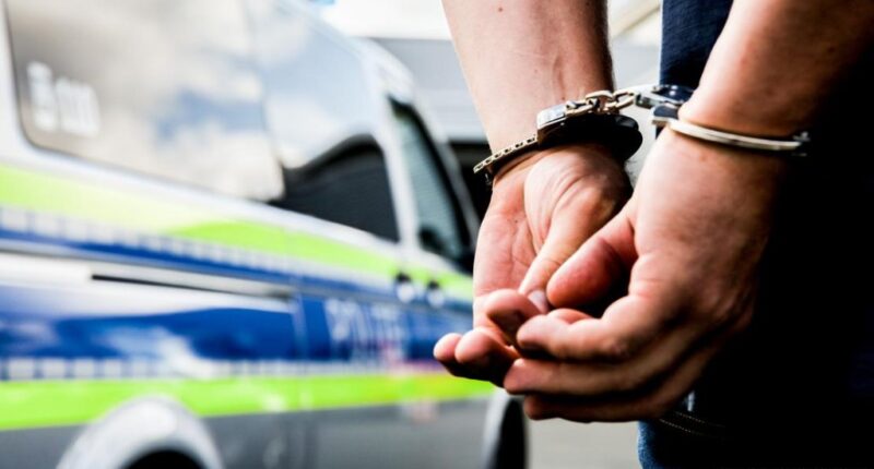 Hatalmas felháborodás Angliában: szabadon távozhat a 14 éves iráni migráns fiú, aki megerőszakolt egy lányt