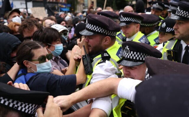 Elszabadulhatnak az indulatok, még több erőszakos összecsapásokba torkolló tüntetés jöhet Nagy-Britanniában