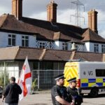 Újabb 11 migránshotel bezárására készül a brit kormány