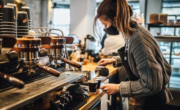 Rekordszinten a „nullaórás” szerződések száma Nagy-Britanniában – jövőre jöhet a szigorítás