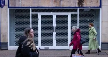 Rengeteg munkahely szűnhet meg Nagy-Britanniában a brit kormány döntése nyomán, ami nagyon sok angliai magyart is érinteni fog