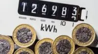 Közzétették, mennyivel csökkennek az éves energiaszámláink Nagy-Britanniában 2024 áprilistól 2