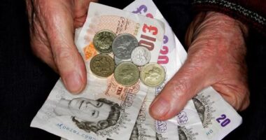 71 évre kell emelni a nyugdíjkorhatárt a most középkorú dolgozók számára Nagy-Britanniában