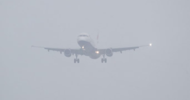 Hatalmas káosz, késések és járattörlések Nagy-Britannia legforgalmasabb repülőterein az óriási köd miatt