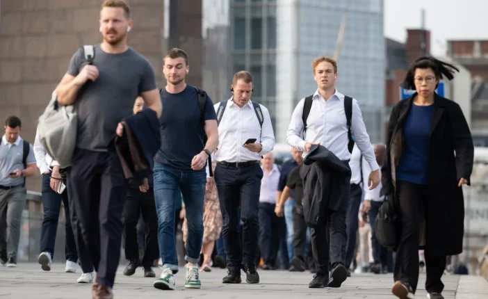 A négynapos munkahét országos szintű bevezetését sürgetik Nagy-Britanniában 3