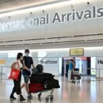 Koronavírus UK: végre esik a fertőzöttek száma, és újabb országok a „tiltólistán”
