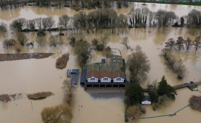 A Bella vihar elérte Nagy-Britanniát: több, mint 1000 embert kellett evakuálni életveszélyes körülmények miatt