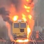 Lángba borult egy vonat Dél-Angliában