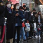 Újabb 6 millió ember kerül mától 4-es készültségi szint alá Nagy-Britanniában