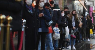 Újabb 6 millió ember kerül mától 4-es készültségi szint alá Nagy-Britanniában