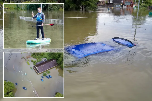 Utak és autók kerültek víz alá, akkora esőzések és szél volt Nagy-Britanniában Swansea környékén Utak és autók kerültek víz alá, akkora esőzések és szél volt Nagy-Britanniában Swansea környékén