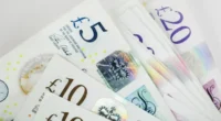 Jelentős változás jön Nagy-Britanniában: több mint 300 ezer ember tarthat meg több pénzt a fizetéséből Jelentős változás jön Nagy-Britanniában: több mint 300 ezer ember tarthat meg több pénzt a fizetéséből