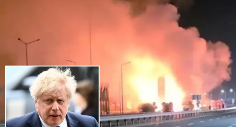 Boris Johnson vonata lehetett az orosz dróntámadás célpontja: a volt brit miniszterelnök percekkel korábban hagyta el az állomást