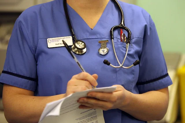 Borzasztó helyzetben a brit egészségügy – történelmi mélyponton a lakosság elégedettsége