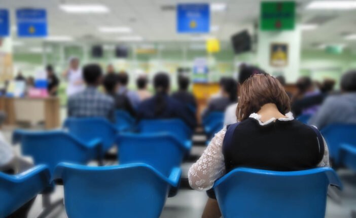 Válságban az NHS: már a kórházi ágyak számát, a gyermekek és rákbetegek ellátását csökkentik