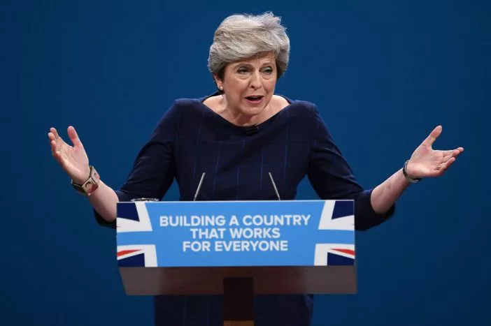 Theresa May ellen saját párttagjai készek szövetkezni az ellenzékkel a brexit tárgyalások kapcsán 2